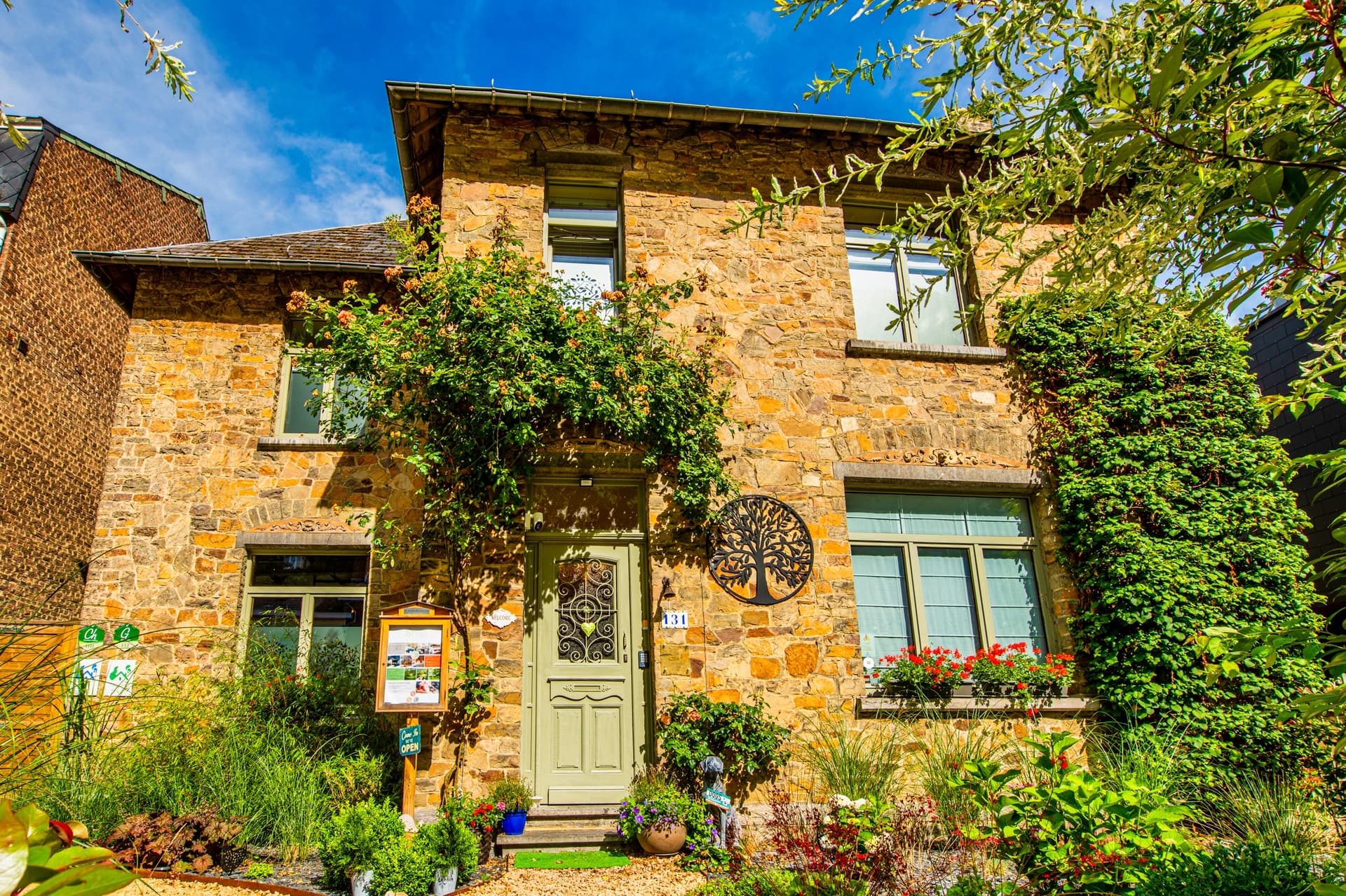 photo de la maison vue de devant